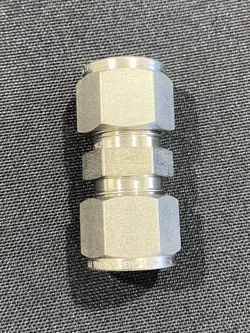 SWAGELOK SS-810-6BT STAINLESS