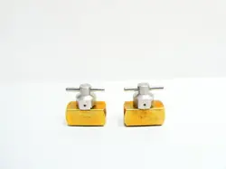 BOX OF 2 SWAGELOK B-4P6T4-M1 MANUAL BRASS PLUG VALVE 1/4IN NPT