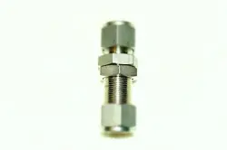 SWAGELOK STAINLESS STEEL BULKHEAD UNION 1/2 IN. TUBE OD (SS-810-61)