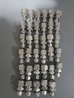 35 NEW SWAGELOK SS-810-6-4 1/2” X 1/4” STAINLESS STEEL UNION