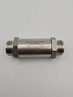 SWAGELOK SS-12C-10 STAINLESS STEEL POPPET CHECK VALVE FNSP