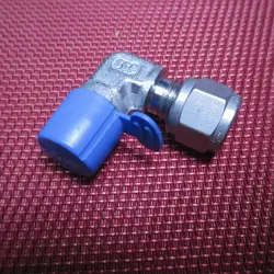 SSP GRIP® 1/4 TUBE OD X 1/4 NPT MALE PIPE 90°ELBOW CONNECTOR 316 STAINLESS STEEL