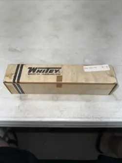 SWAGELOK (WHITEY) 304L-HDF4-300 DOUBLE ENDED SAMPLE CYLINDER NEW.