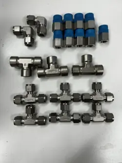 SWAGELOK LARGE LOT OF VARIOUS FITTINGS NEW