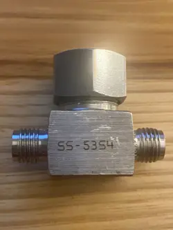 SWAGELOK SS-53S4 STAINLESS CHECK VALVE 1/4IN TUBE