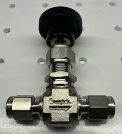 SWAGELOK SS-ORS2 STAINLESS STEEL INTEGRAL BONNET NEEDLE VALVE 1/8” TUBING