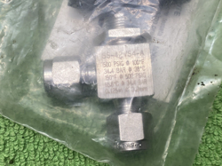 SWAGELOK SS-42VS4-A 1/4 TUBE 316SS 1-PIECE  ANGLE PATTERN BALL VALVE