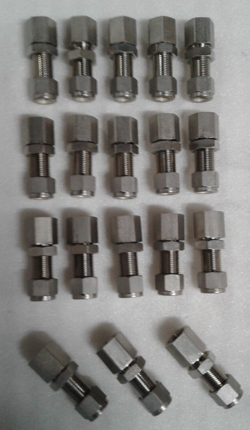 QTY. 18 SWAGELOK SS-600-71-4 BULKHEAD FEMALE CONNECTOR 3/8