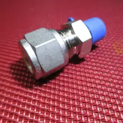 SSP GRIP® 3/8 TUBE OD X 1/8 NPT MALE PIPE STRAIGHT CONNECTOR 316 STAINLESS STEEL