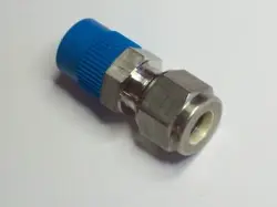 1 - SWAGELOK STAINLESS CONNECTOR FITTING, 8MM TUBE X 1/4