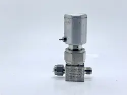 SWAGELOK SS-BNS4-C HIGH PURITY BELLOWS SEALED VALVE 1/4 FITTING
