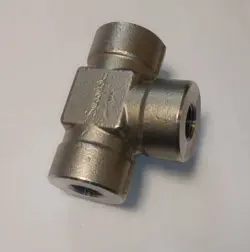 SWAGELOK STAINLESS STEEL PIPE TEE FITTING, 1/2