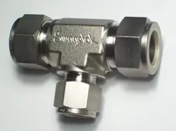 1- SWAGELOK STAINLESS STEEL REDUCING TEE, 3/4