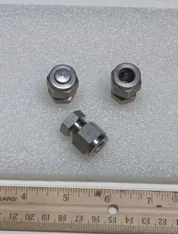 CAPS PLUG