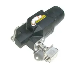 SWAGELOK 135 SR SS-45S8-1466  PNEUMATIC  VALVE ACTUATOR  W/BALL VALVE