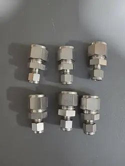 6. NEW SWAGELOK SS-810-6-4 1/2” X 1/4” STAINLESS STEEL UNION