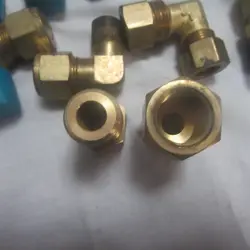 BRASS CONNECTOR 1/2