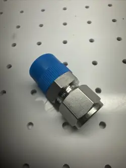 DK-LOK MALE CONNECTOR FITTING 1/2” TUBE X 1/2” MNPT  SWAGELOK REF# SS-810-1-8