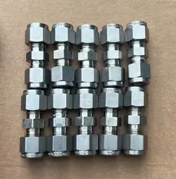 LOT OF 10 SWAGELOK  1/4