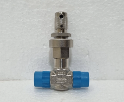 SWAGELOK SS-4MG2 MEDIUM FLOW METERING VALVE, 1/4