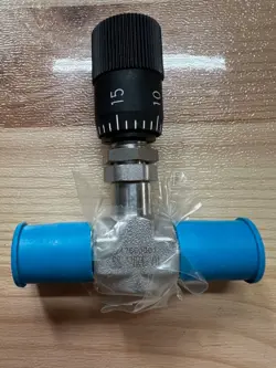SWAGELOK S SERIES METERING VALVE SS-SVR4-VH, , HIGH PRECISION 1/4 VCR PORTS, NEW