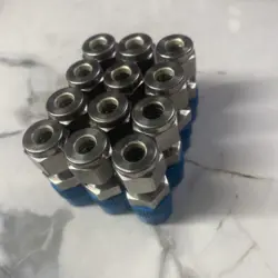 LOT-12PC   SWAGELOK SS-400-1-4 MALE CONNECTOR 1/4