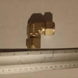LOT OF 5  SWAGELOK BRASS COMPRESSION ELBOW UNION FITTING, 5/8