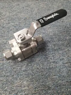 NEW SWAGELOK SS-63TS8  STAINLESS STEEL 60 SERIES BALL VALVE, 1/2