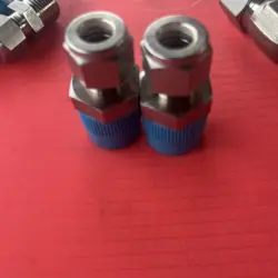 2- SWAGELOK 3/8”