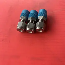 3-SWAGELOK STAINLESS STEEL CONNECTOR FITTING, 1/4