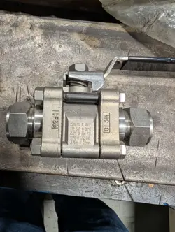 MANUAL BALL VALVES.