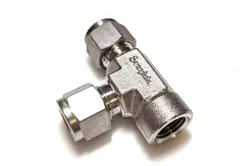 SWAGELOK STAINLESS STEEL FITTING, 3/8