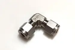 SWAGELOK STAINLESS STEEL FITTING, UNION ELBOW, 1/4