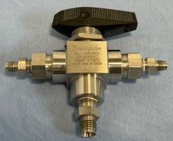 SWAGELOK SS-83XKF2 STAINLESS STEEL HIGH PRESSURE 3-WAY BALL VALVE 6000PSI @ 100F