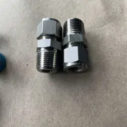 SWAGELOK SS-810-1-8 TUBE FITTING 1/2