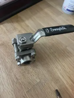 SWAGELOK SS BALL VALVE 1/2”
