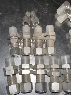 INDUSTRIES FITTINGS SWAGELOK