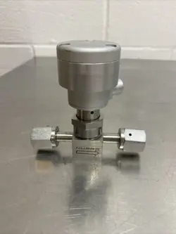 SWAGELOK NUPRO SS-4BK-V51-1C STAINLESS STEEL BELLOWS SEALED VALVE