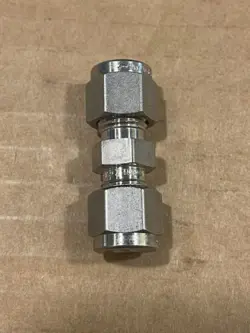 SWAGELOK 1/4” SS TUBE UNION