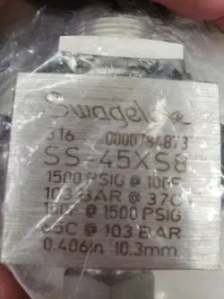 SWAGELOK 1-PIECE