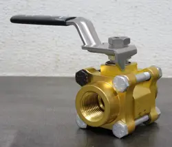SWAGELOK B-63TF8 BRASS