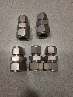 5 SWAGELOK SS-1210-6-8 316 STAINLESS STEEL 3/4” X  1/2” REDUCING UNION