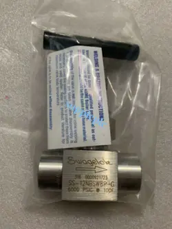 NEW  SS-12NBSW8P-G  NEEDLE  VALVE FAST SHIPPING#DHL OR FEDEX