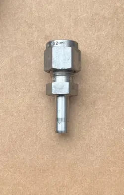 SWAGELOK SS-400-R-4 TUBE FITTING REDUCER 1/4 IN. OD X 1/4 IN. ADAPTER   NEW