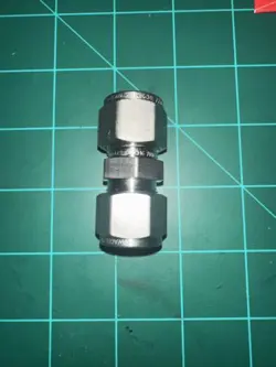 SWAGELOK SS-810-6 STRAIGHT 1/2” TUBE FITTING