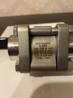 SWAGELOCK STAINLESS