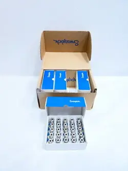 BOX OF 100 SWAGELOK SS-400-1-8 STAINLESS MALE CONNECTOR 1/4IN TUBE X 1/2IN NPT