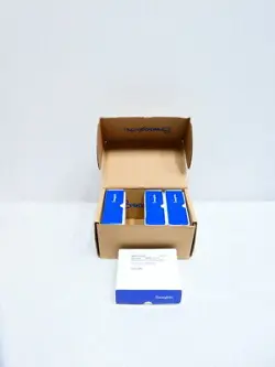 BOX OF 100 SWAGELOK SS-810-1-8 STAINLESS MALE CONNECTOR 1/2IN TUBE X 1/2IN NPT