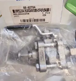 1PC SWAGELOK SS-62TS4 BALL VALVE#YC