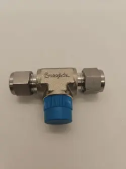 SWAGELOK SS-600-3-6TTM  TUBE FITTING, MALE BRANCH TEE, 3/8 TUBE OD MALE NPT